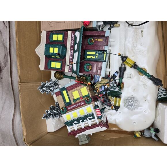 The Magic Of Mainstreet 1997 Trendmasters Lighted Animated Christmas Village - Picture 4 of 13